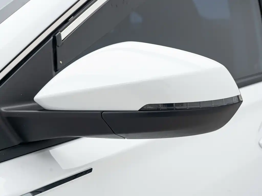 DONGFENG YI HYUN MAX