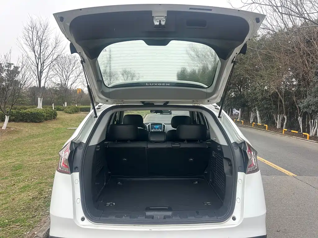 LUXGEN EXCELLENT 6 SUV