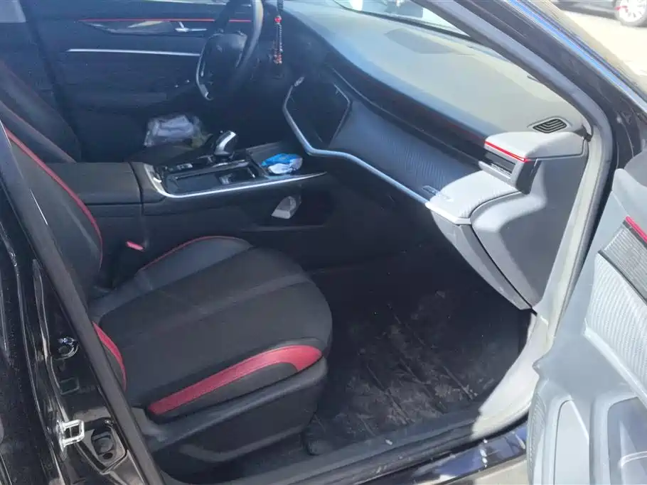 DONGFENG YI HYUN MAX