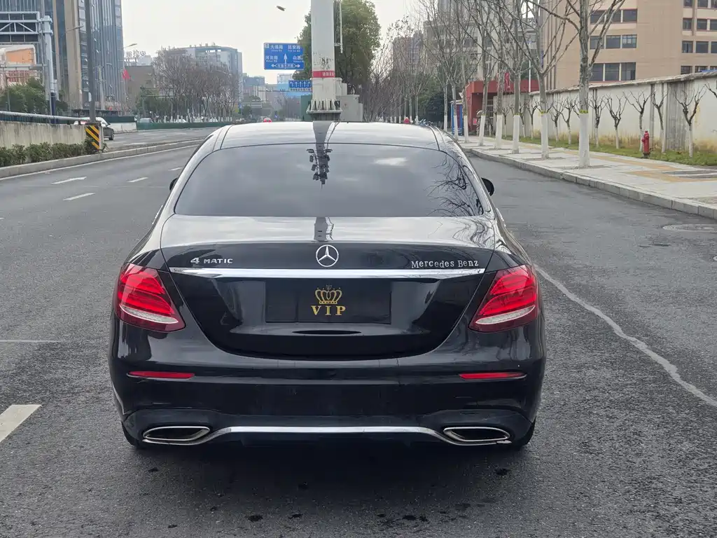 MERCEDES-BENZ E CLASS