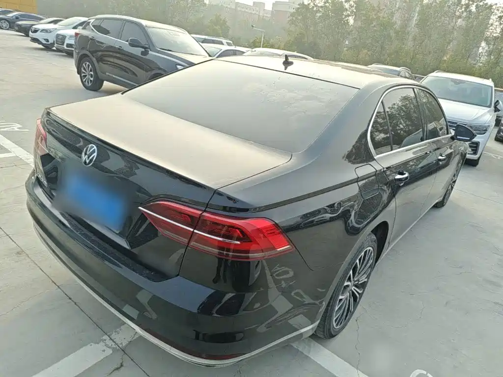 Volkswagen Phideon — миниатюра 7