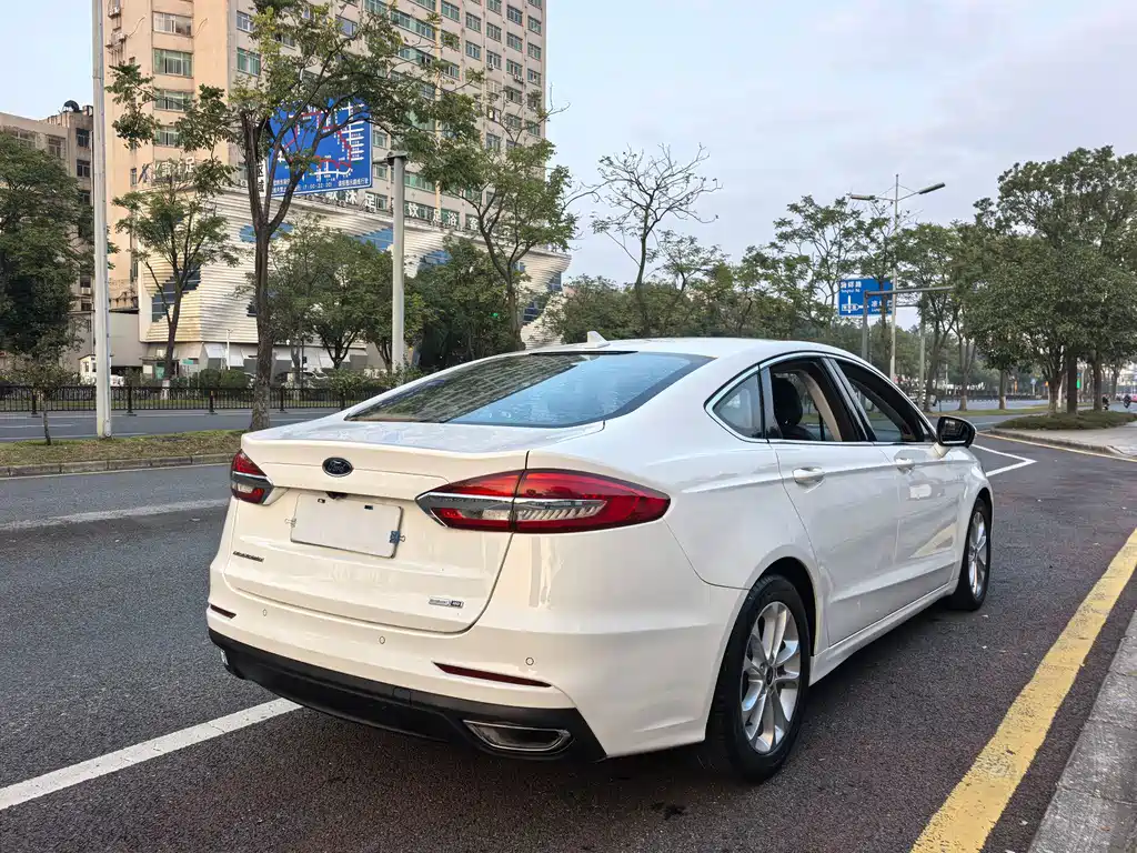 Ford Mondeo — миниатюра 17