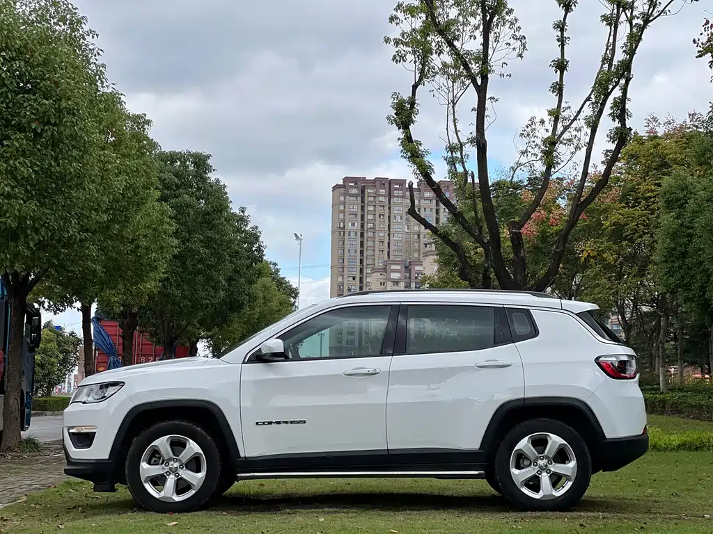 Jeep Compass — миниатюра 20