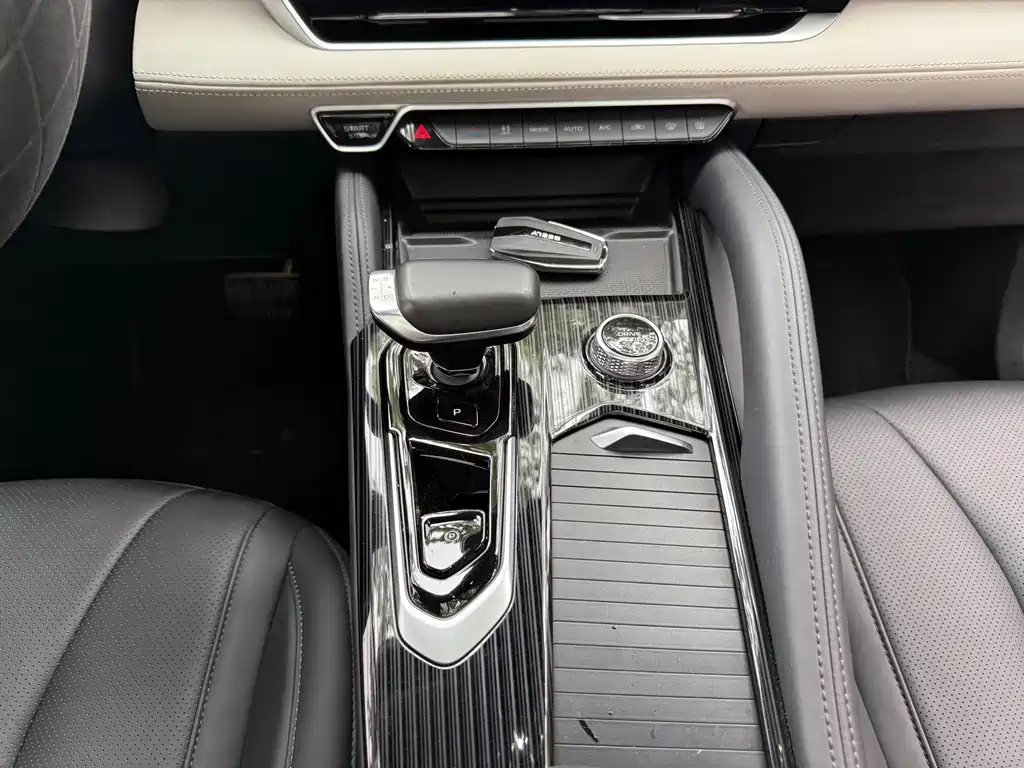Geely Xingyue L — миниатюра 9