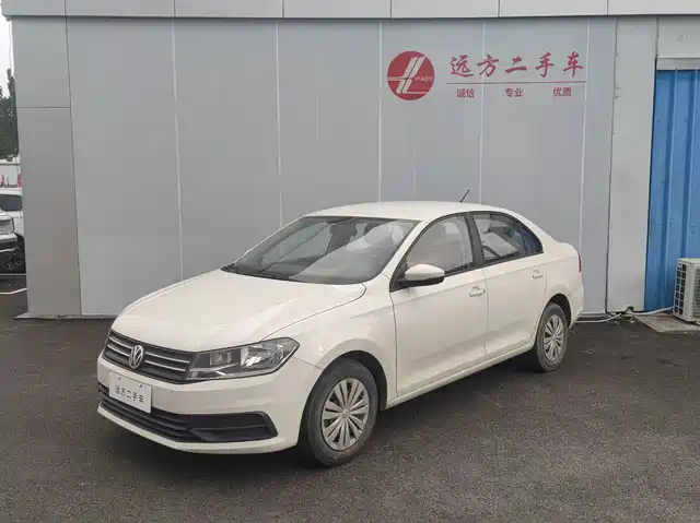 VOLKSWAGEN SANTANA 2020