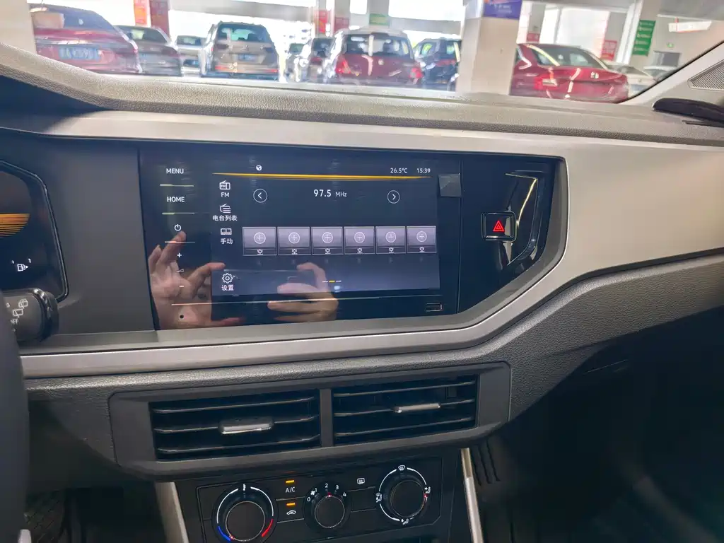 Volkswagen Polo — миниатюра 12
