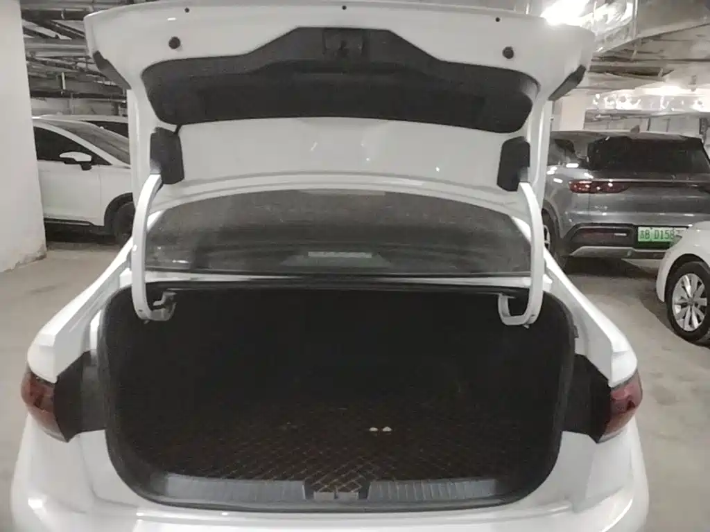 Volkswagen Sagitar — миниатюра 22