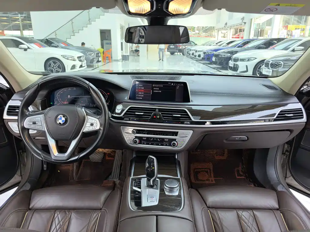 BMW 7 SERIES