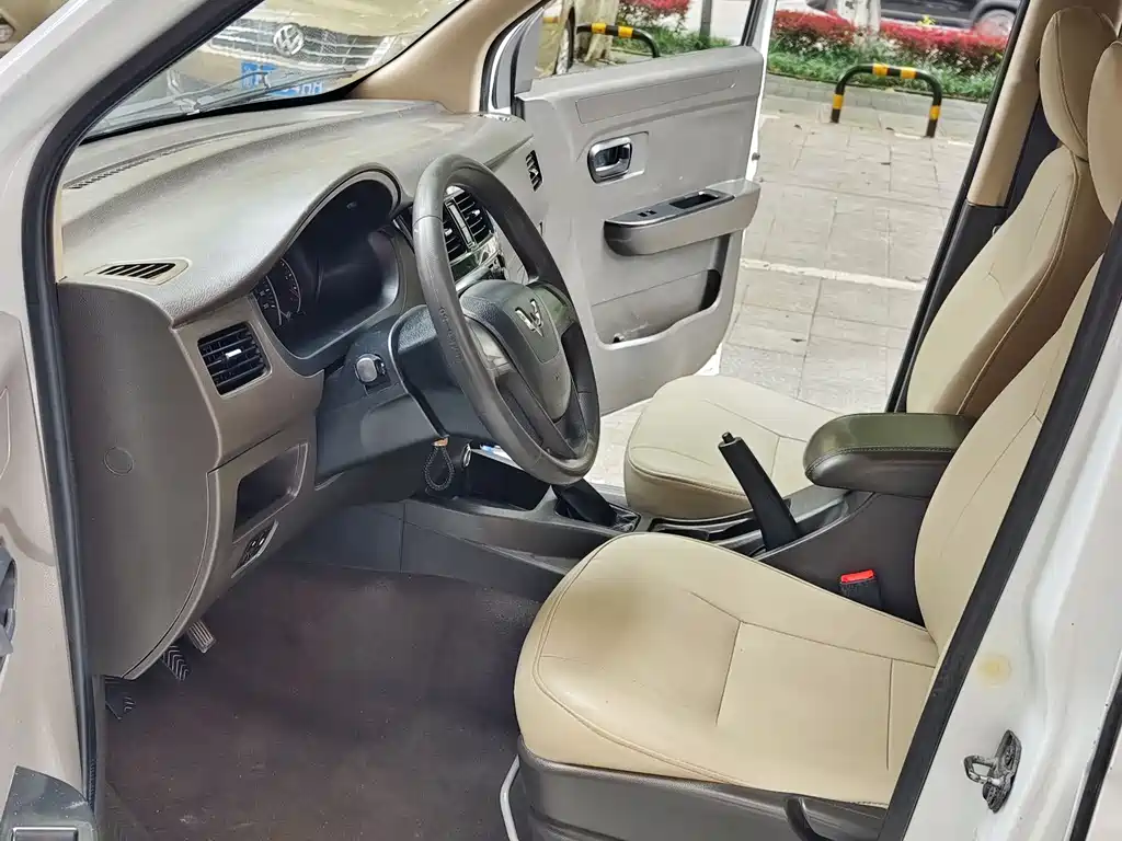 Wuling RongguangV V 2015 1.2L