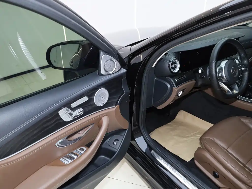 Mercedes-Benz E-Class — миниатюра 27