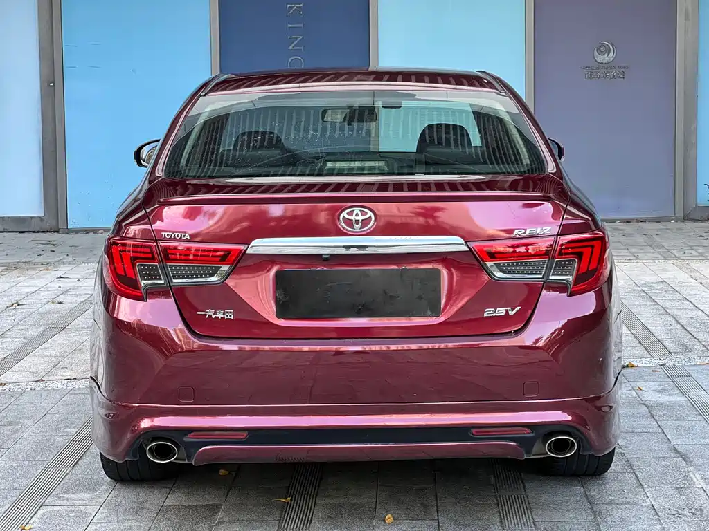 Toyota Reiz — миниатюра 9