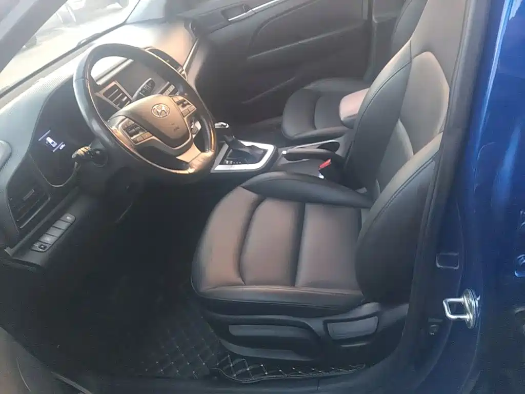 Hyundai Elantra — миниатюра 15