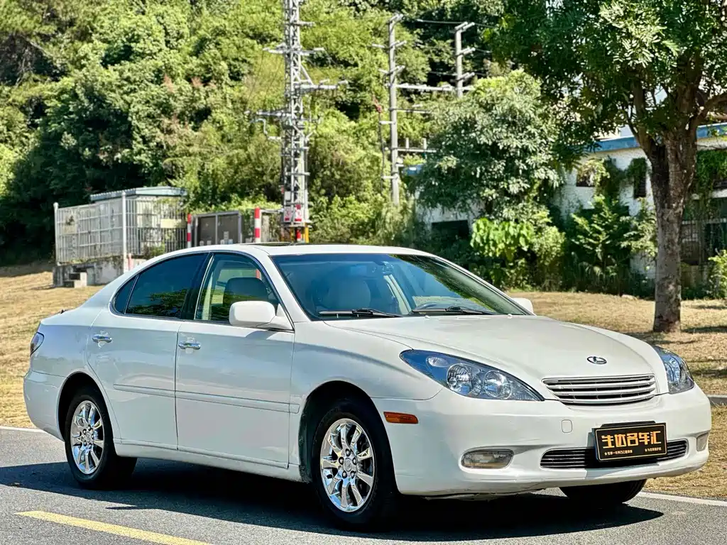 Lexus ES — миниатюра 3