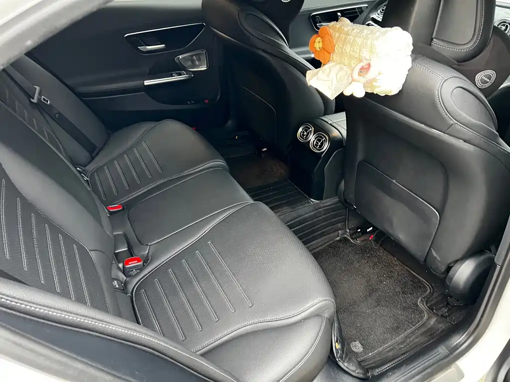 Mercedes-Benz C-Class — миниатюра 15