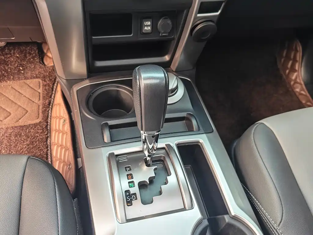 Toyota 4Runner — миниатюра 2