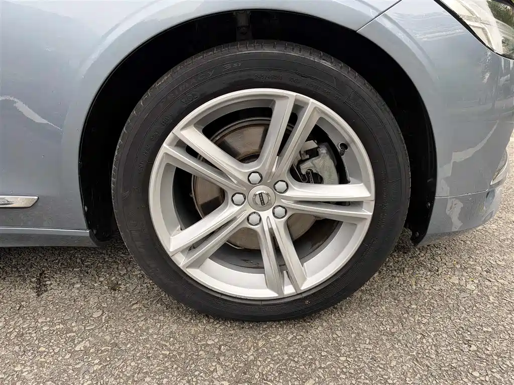 Volvo S90 — миниатюра 39
