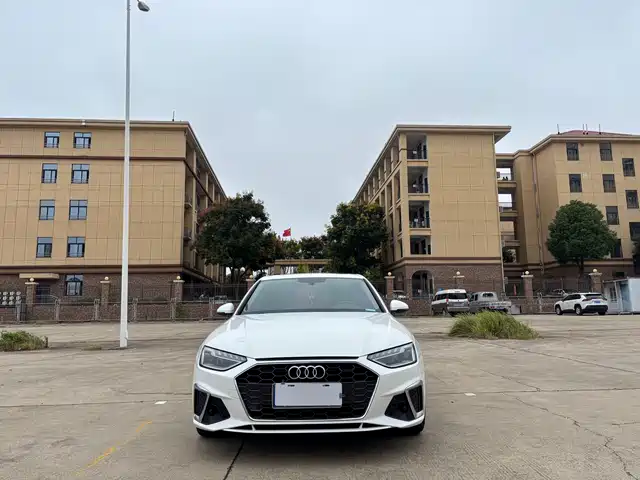 AUDI  A4L 2021