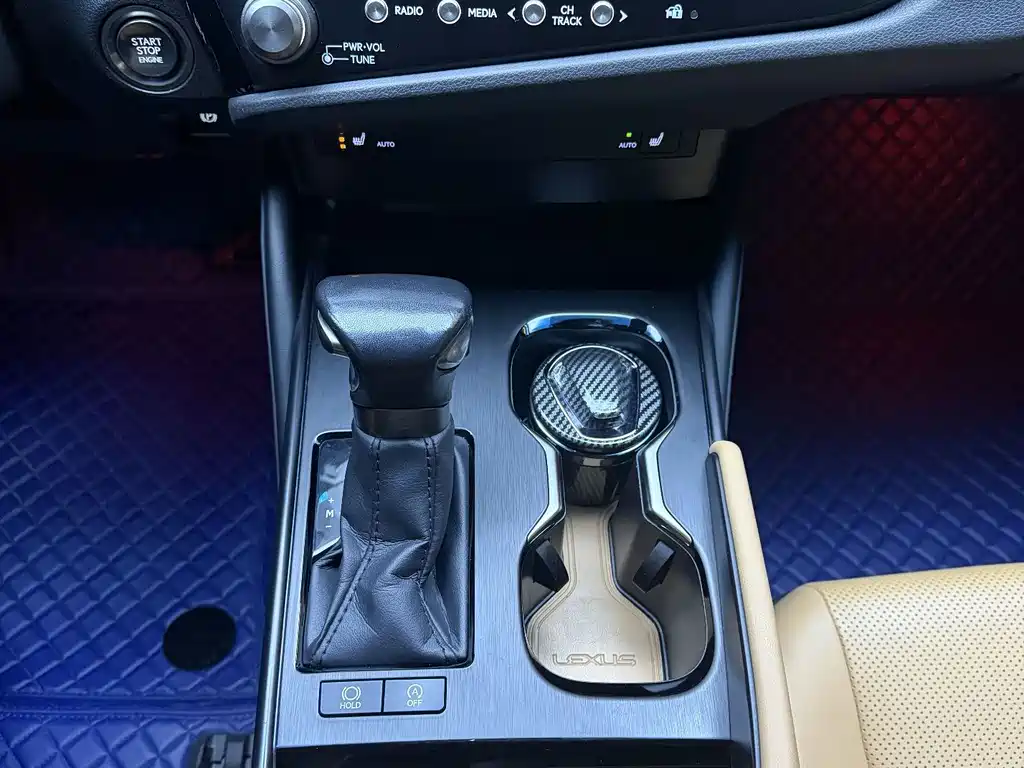 Lexus ES — миниатюра 7
