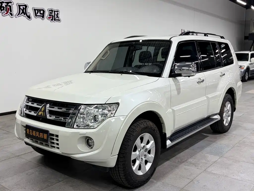 Mitsubishi Pajero (Import) — миниатюра 2