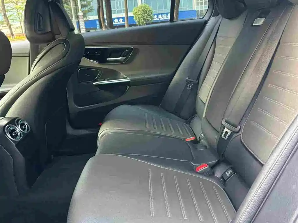 Mercedes-Benz C-Class — миниатюра 10