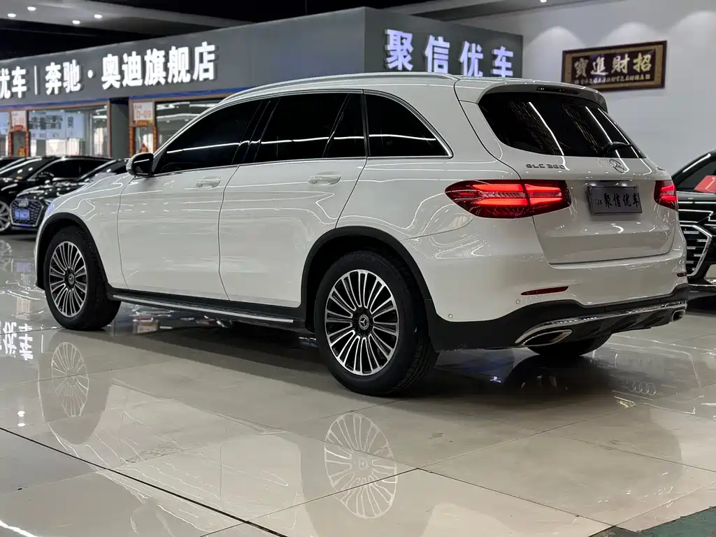 MERCEDES-BENZ GLC