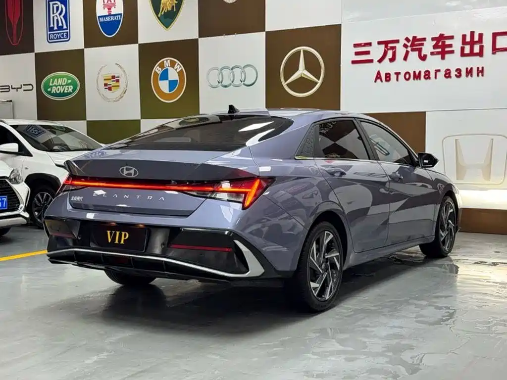 Hyundai Elantra — миниатюра 6