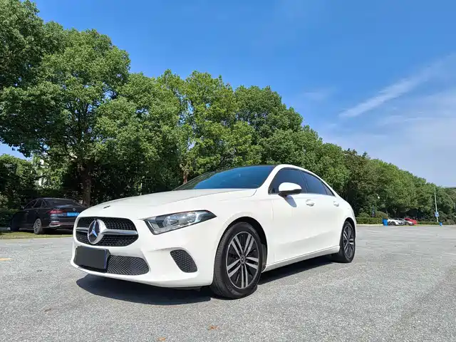 MERCEDES-BENZ A CLASS 2021