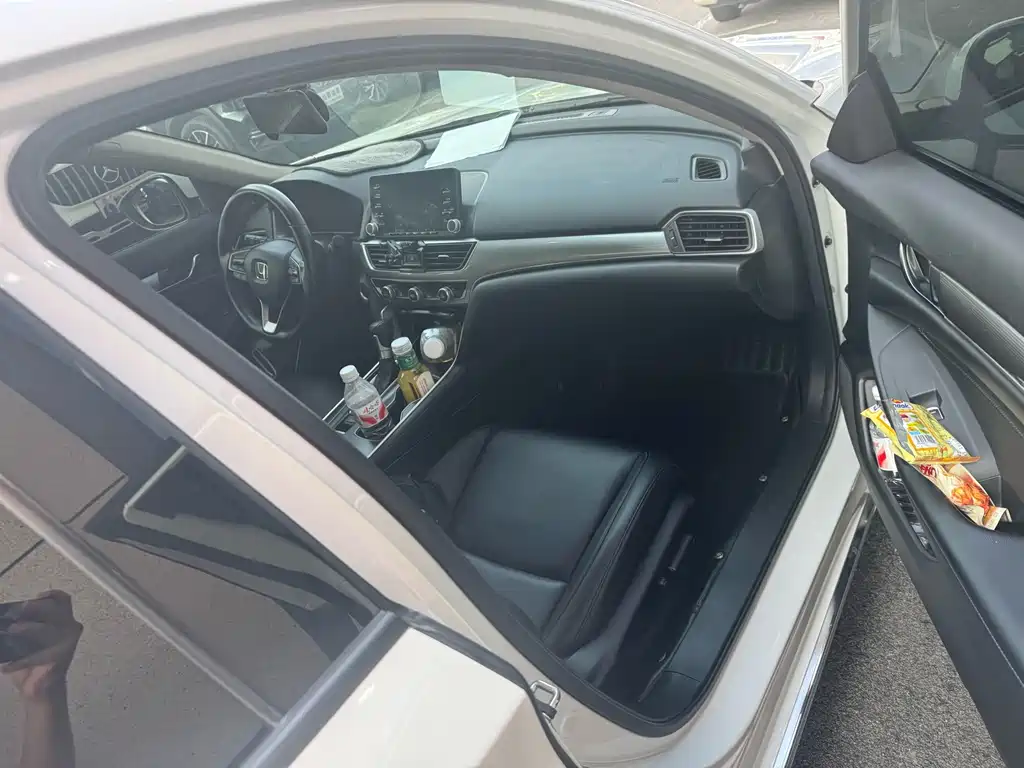 Honda Accord — миниатюра 8