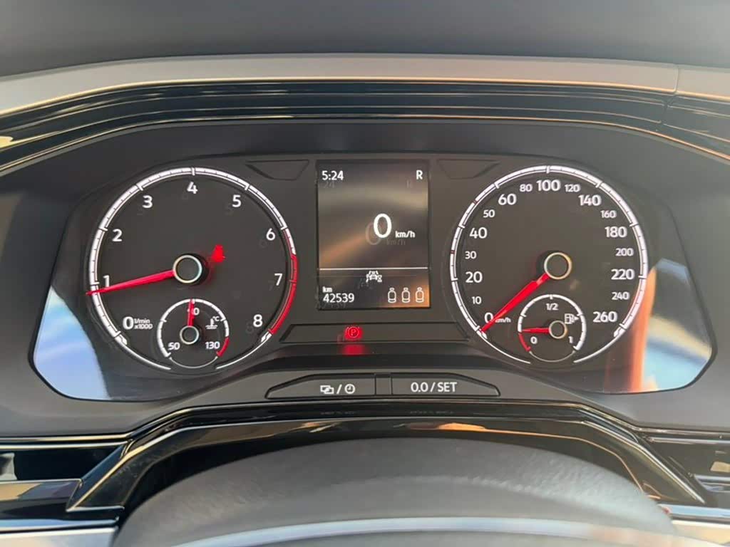 Volkswagen Polo 1.5 л 2022 г. Белый, пробег 42500 км