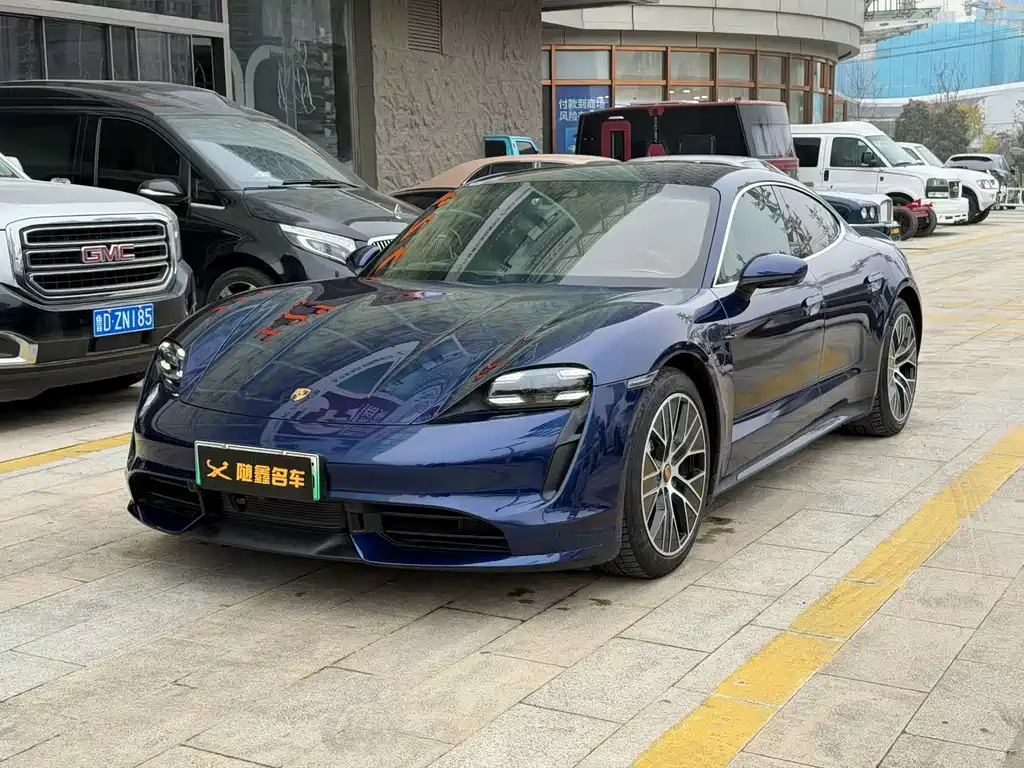 PORSCHE TAYCAN