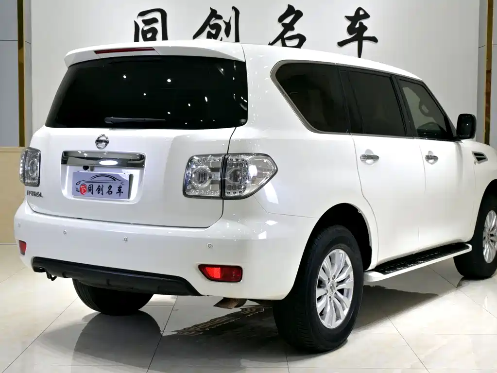 NISSAN TOURE