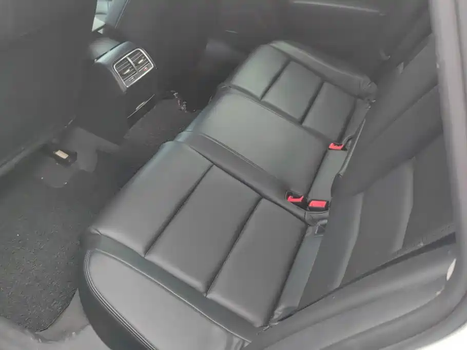 Audi A4L — миниатюра 11