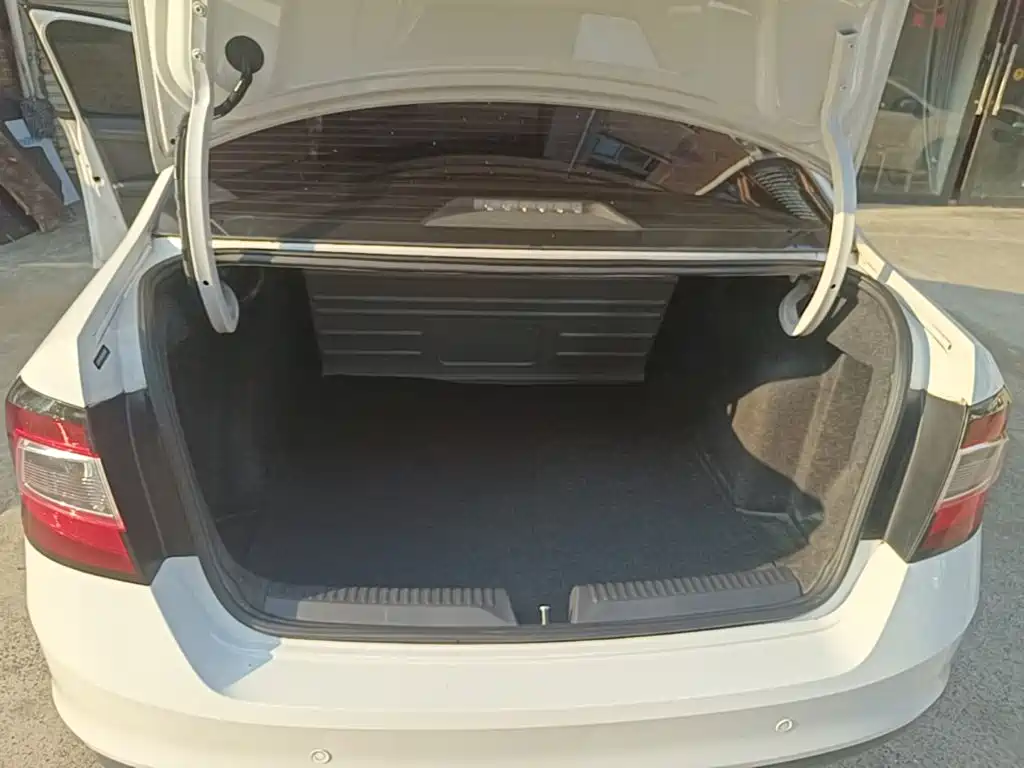 Skoda Rapid — миниатюра 19