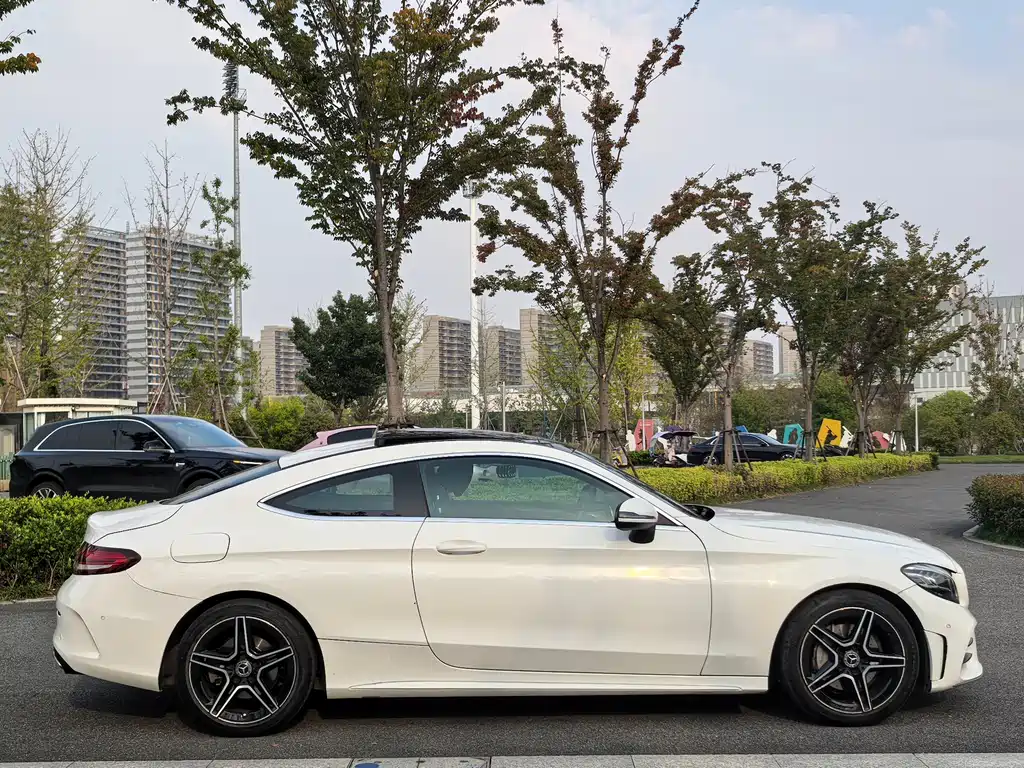 MERCEDES-BENZ C CLASS