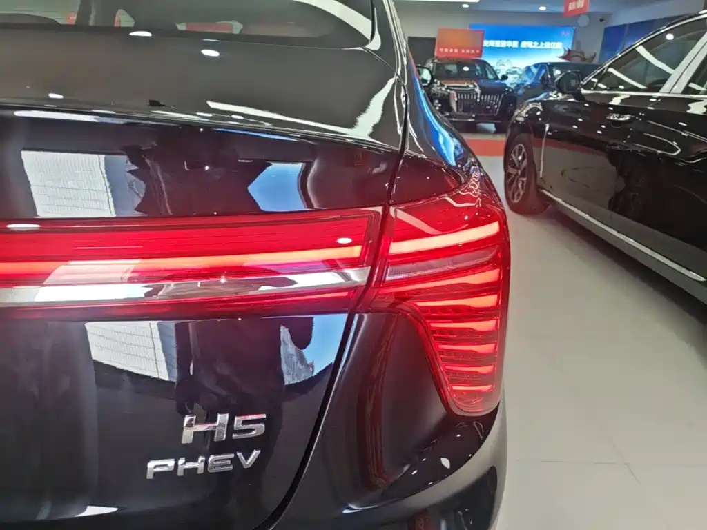 Hongqi Hongqi H5 PHEV — миниатюра 8