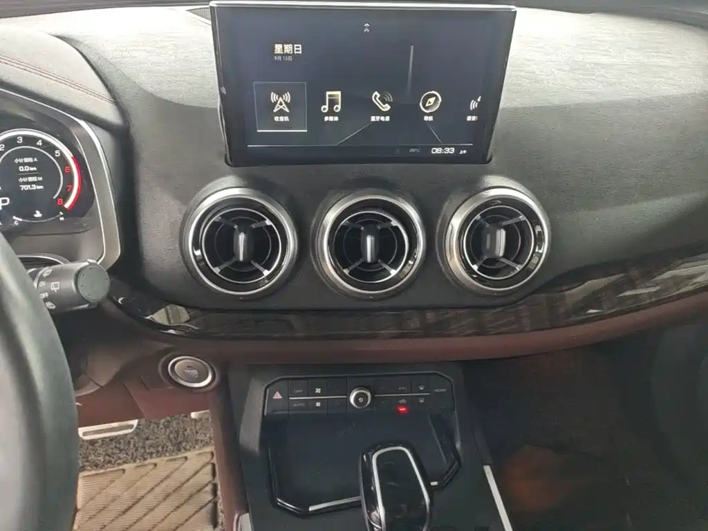Wey Wey VV5 — миниатюра 13