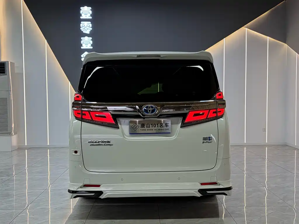 Toyota Vellfire — миниатюра 6