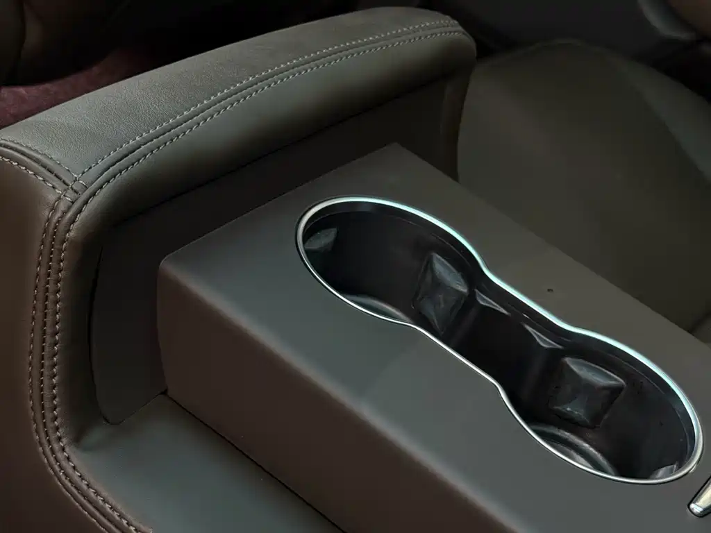 Land Rover Range Rover — миниатюра 16