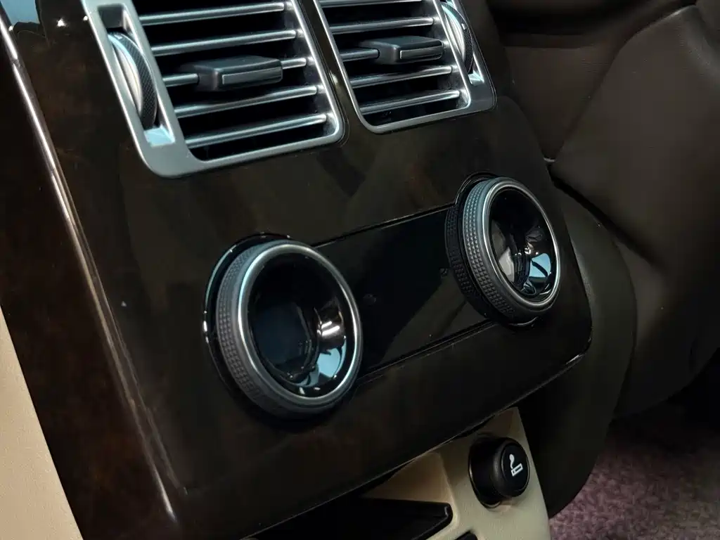 Land Rover Range Rover — миниатюра 15