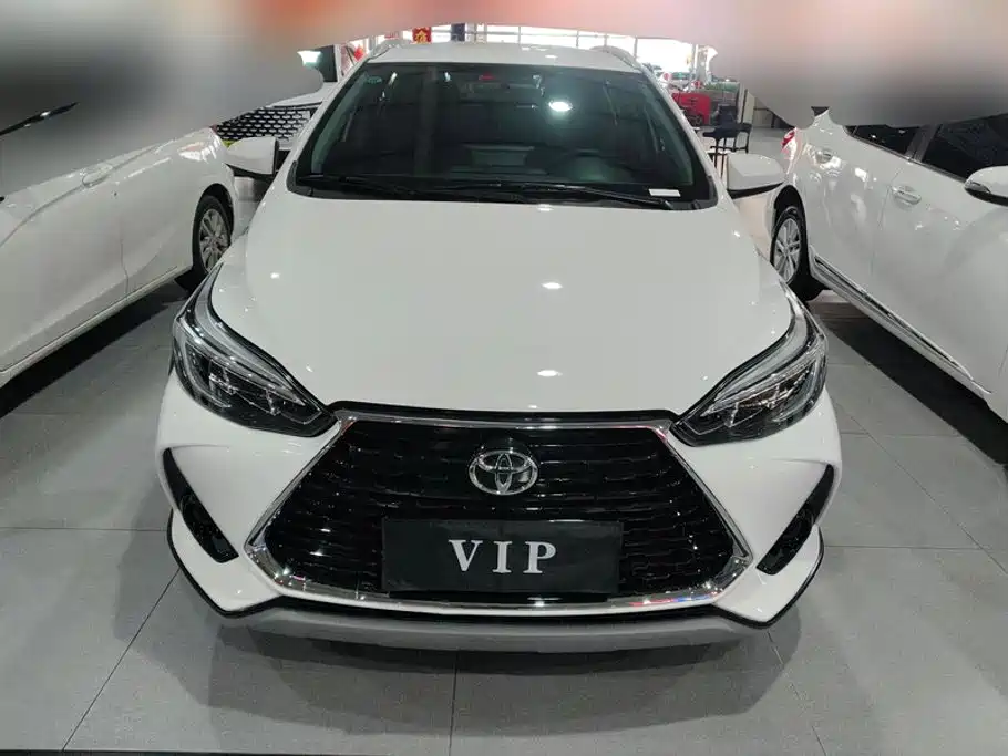 Toyota Yaris L — миниатюра 2