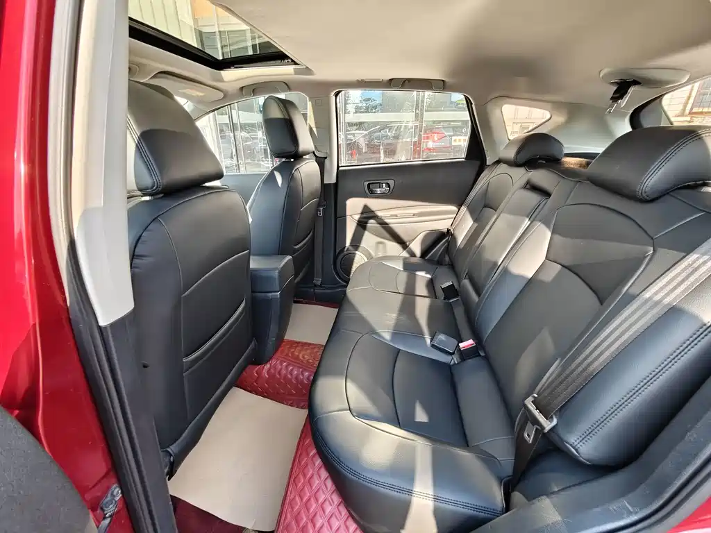 Nissan Qashqai — миниатюра 8