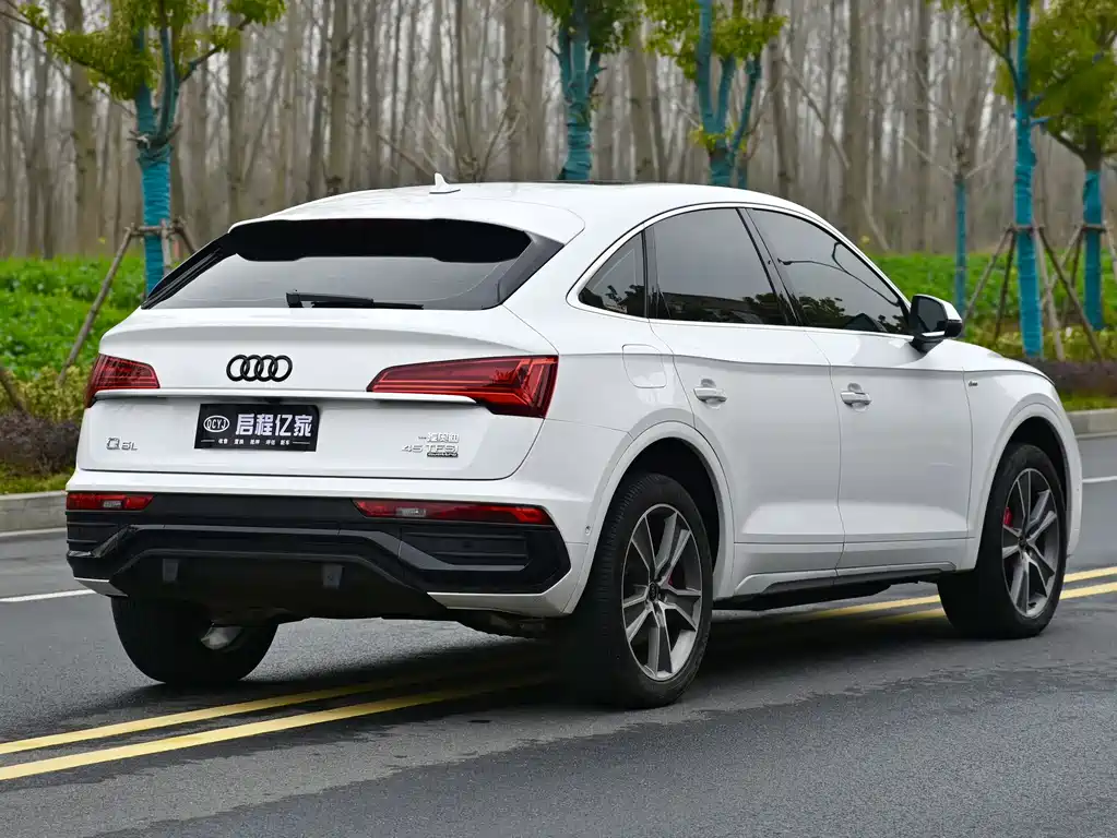 AUDI Q5L SPORTBACK