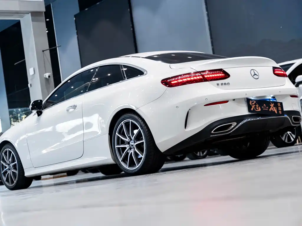 MERCEDES-BENZ E CLASS