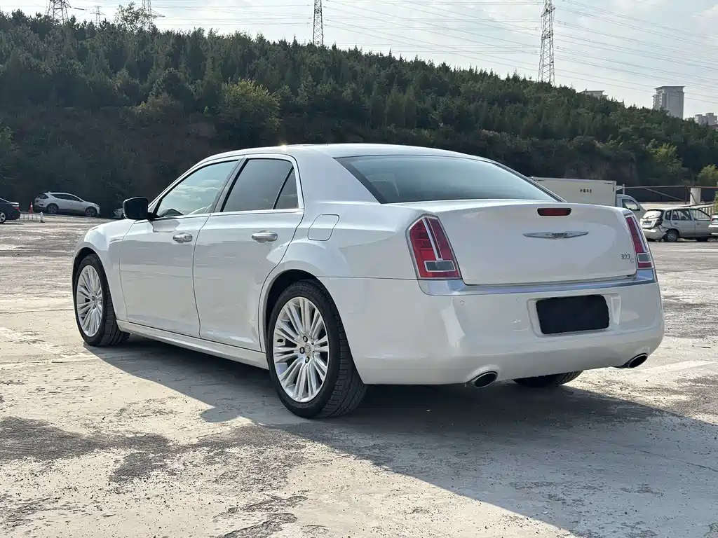 Chrysler 300C — миниатюра 7
