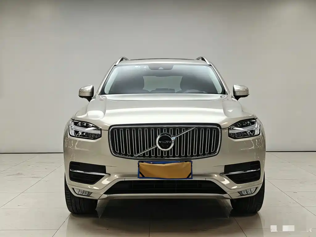 Volvo XC90 2018 T6 5 мест