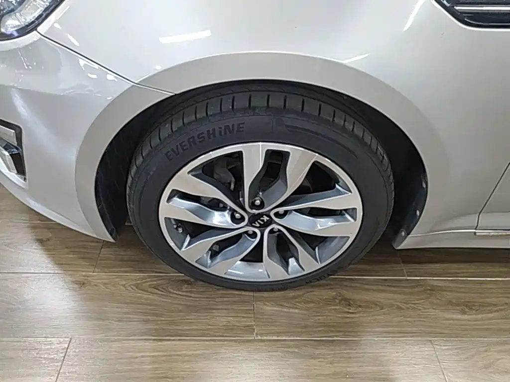 Kia K5 — миниатюра 23