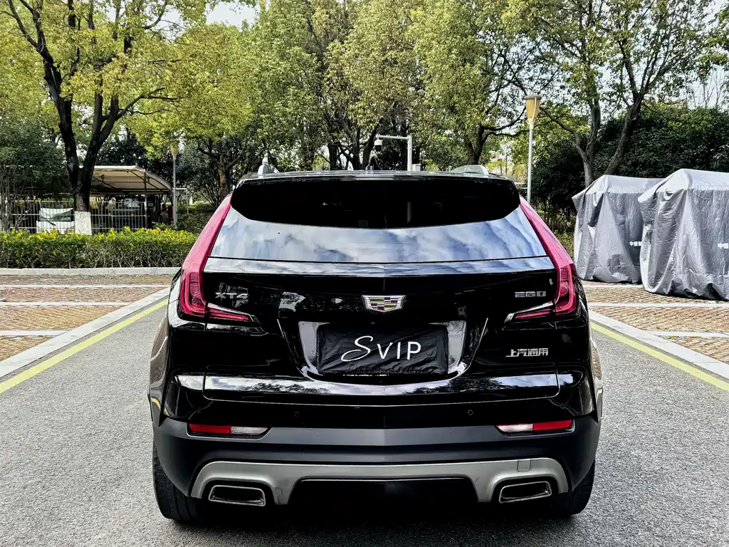 CADILLAC XT4