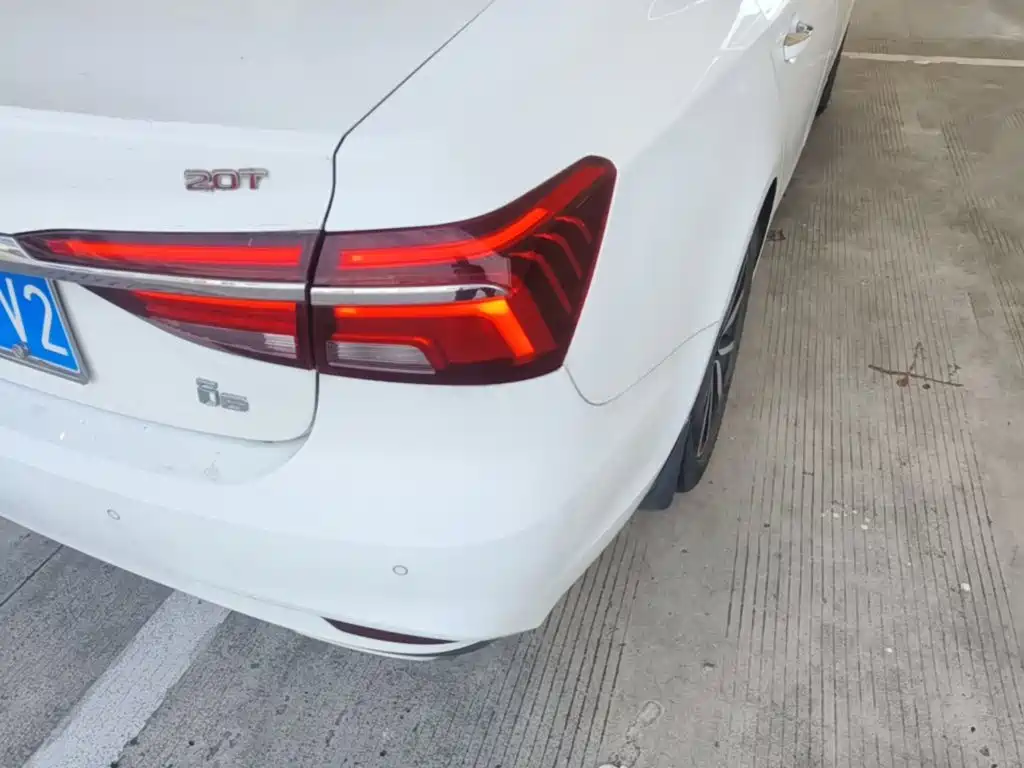 Roewe i6 Classic — миниатюра 8