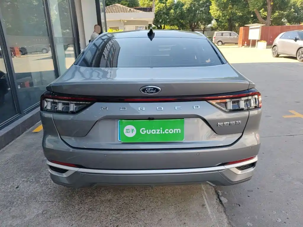 Ford Mondeo — миниатюра 6