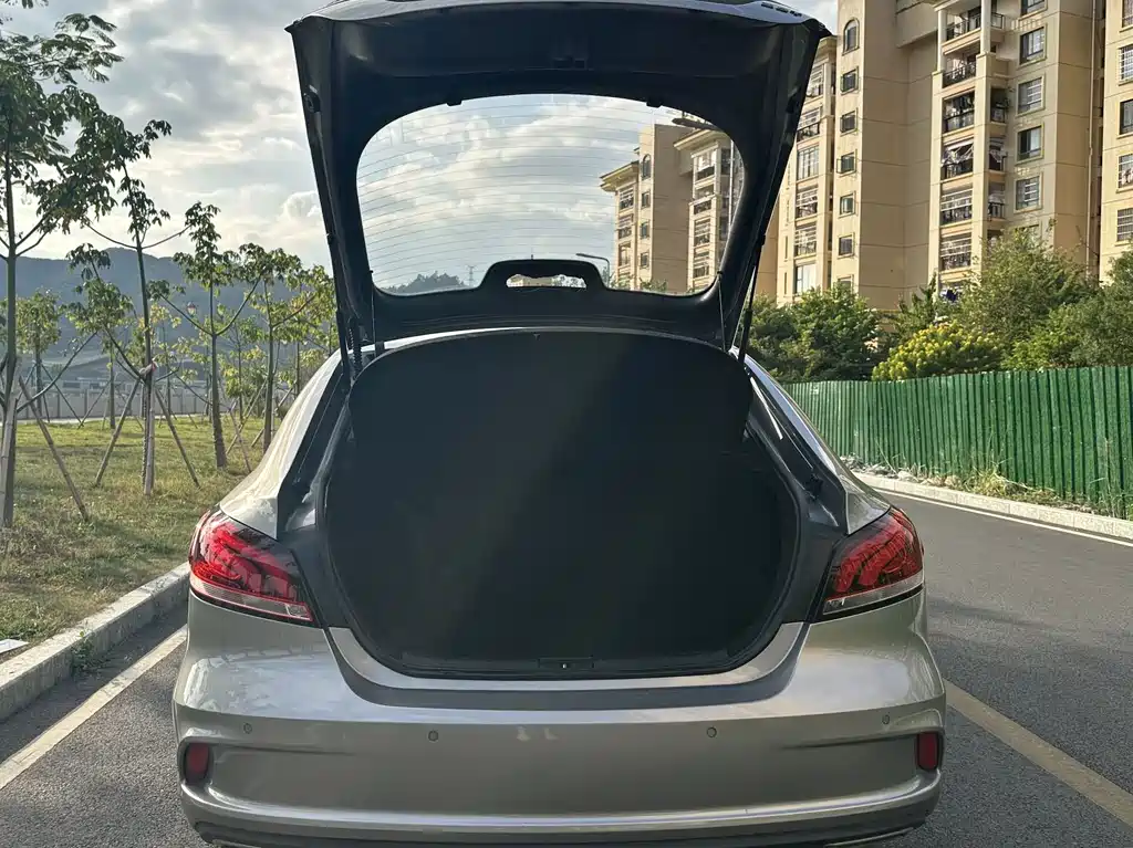 MG MG6 — миниатюра 18